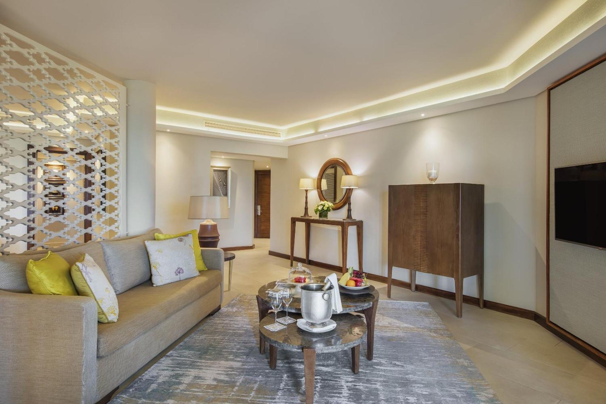 Royal Palm Beachcomber Luxury Grand Baie Exteriör bild